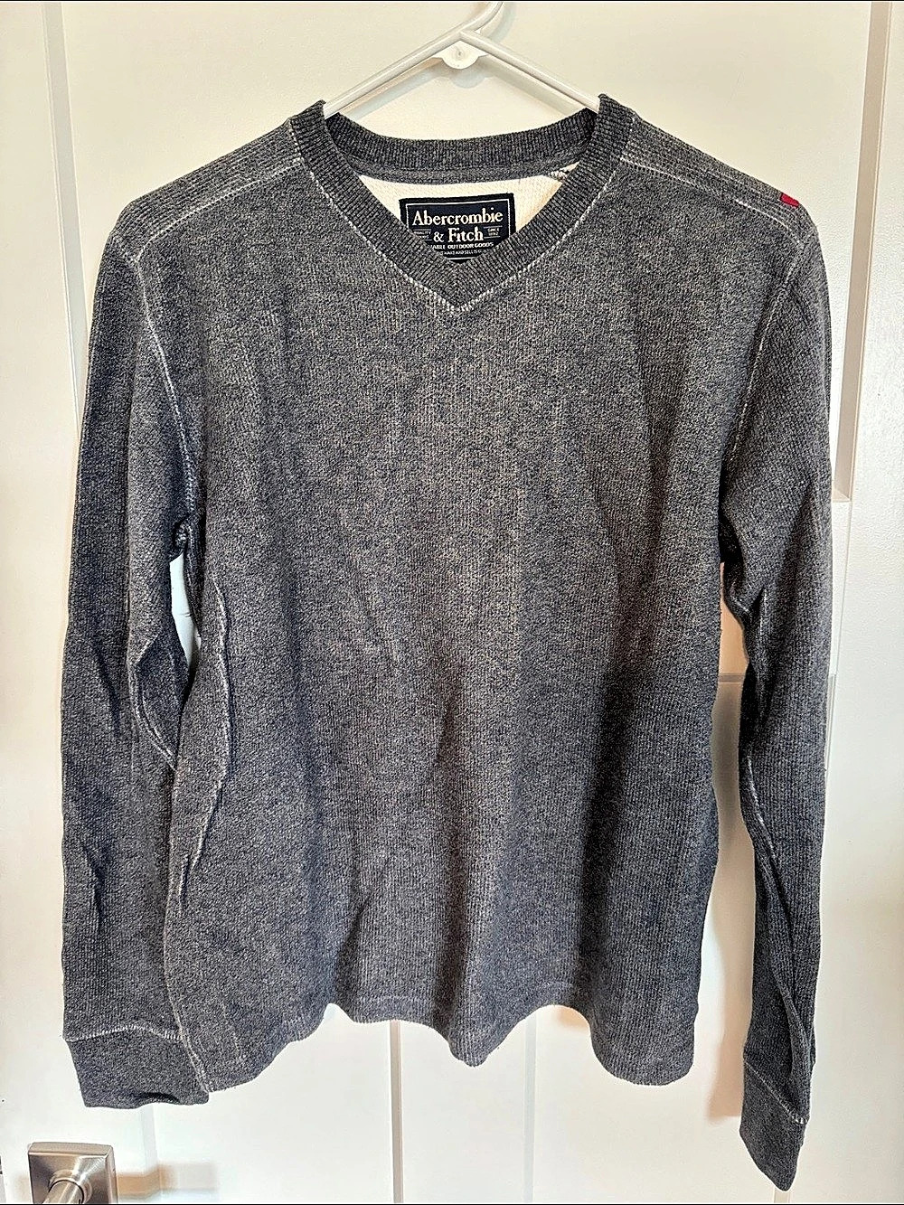 Abercrombie & Fitch Vintage Thermal V-Neck Long Sleeve Shirt Gray Small